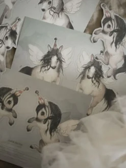 Mrs Mighetto paperiköynnös FLYING PONIES